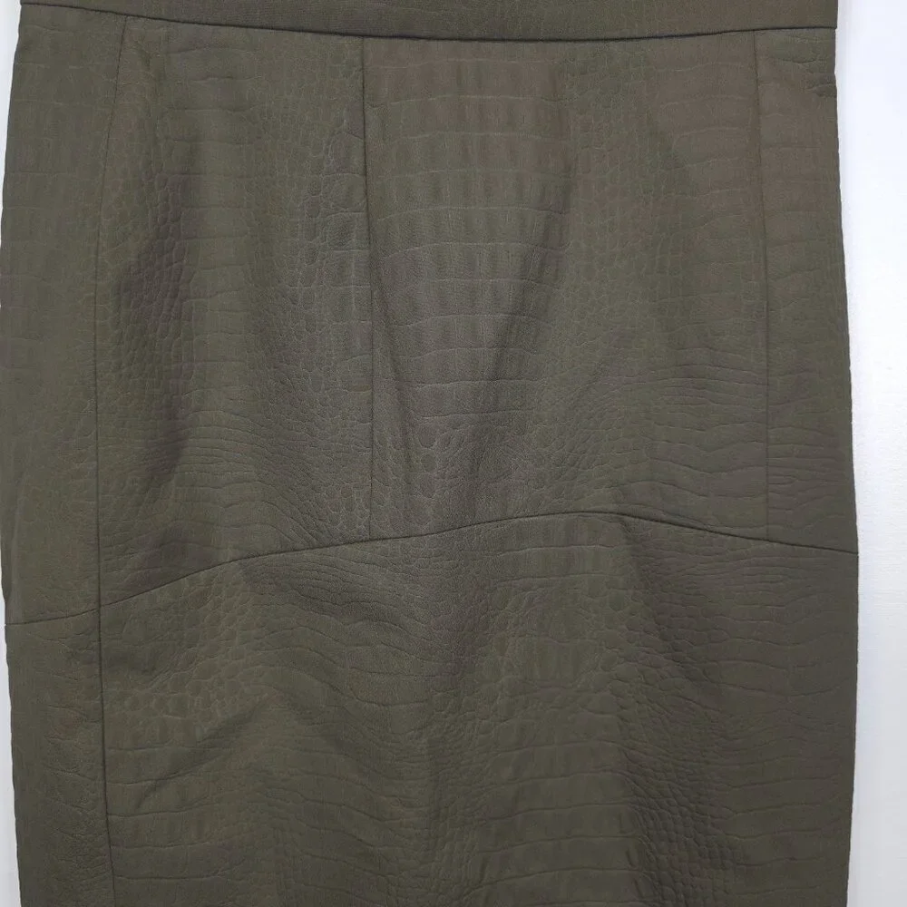 M MISSONI Green Knee Length Pencil Skirt with Animal Embossing